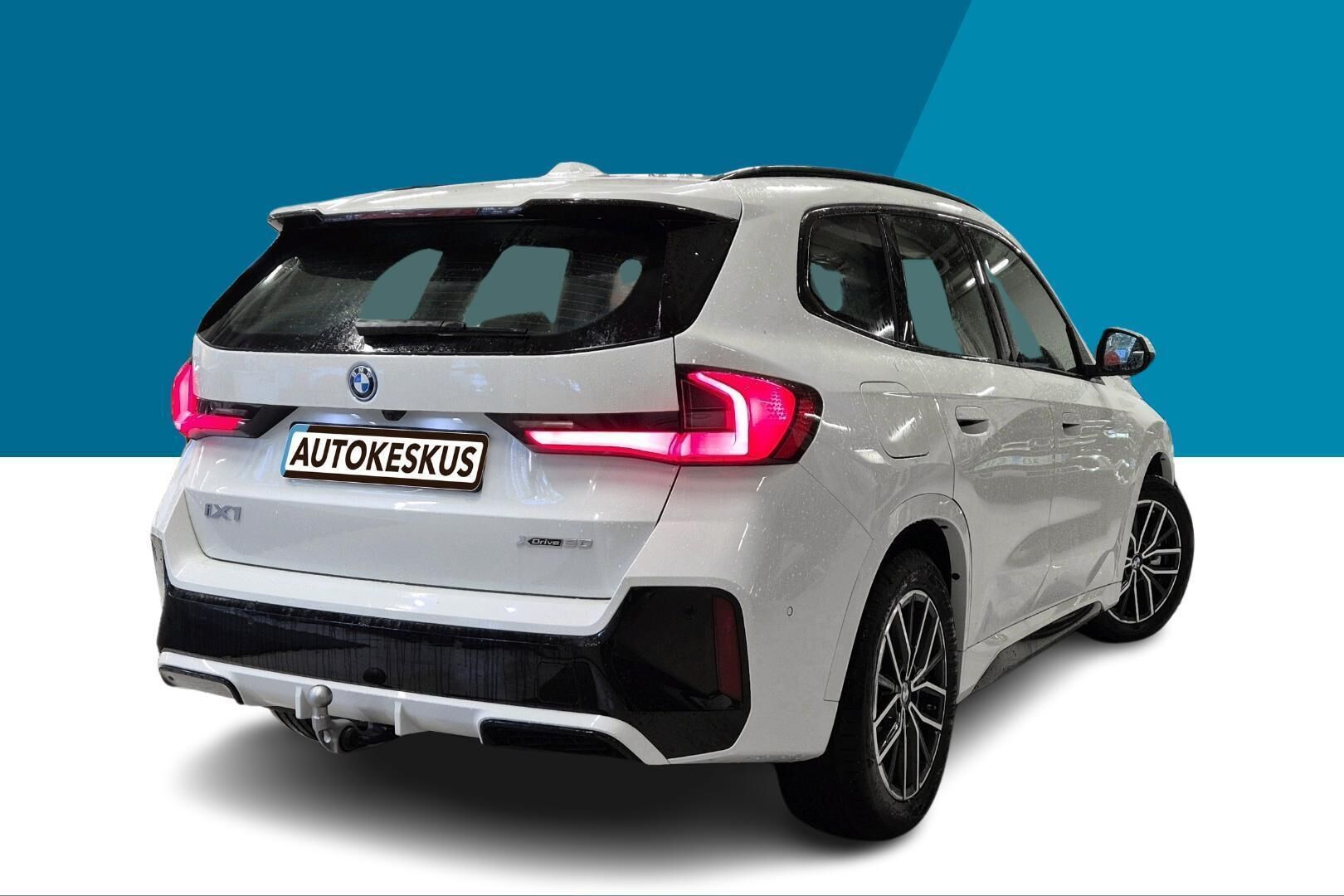 BMW IX1 iso kuva 2