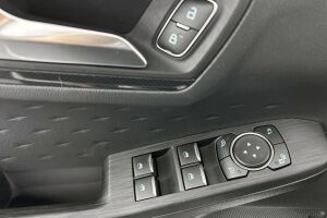 Ford Kuga esikatselu 16