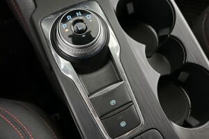 Ford Kuga esikatselu 18