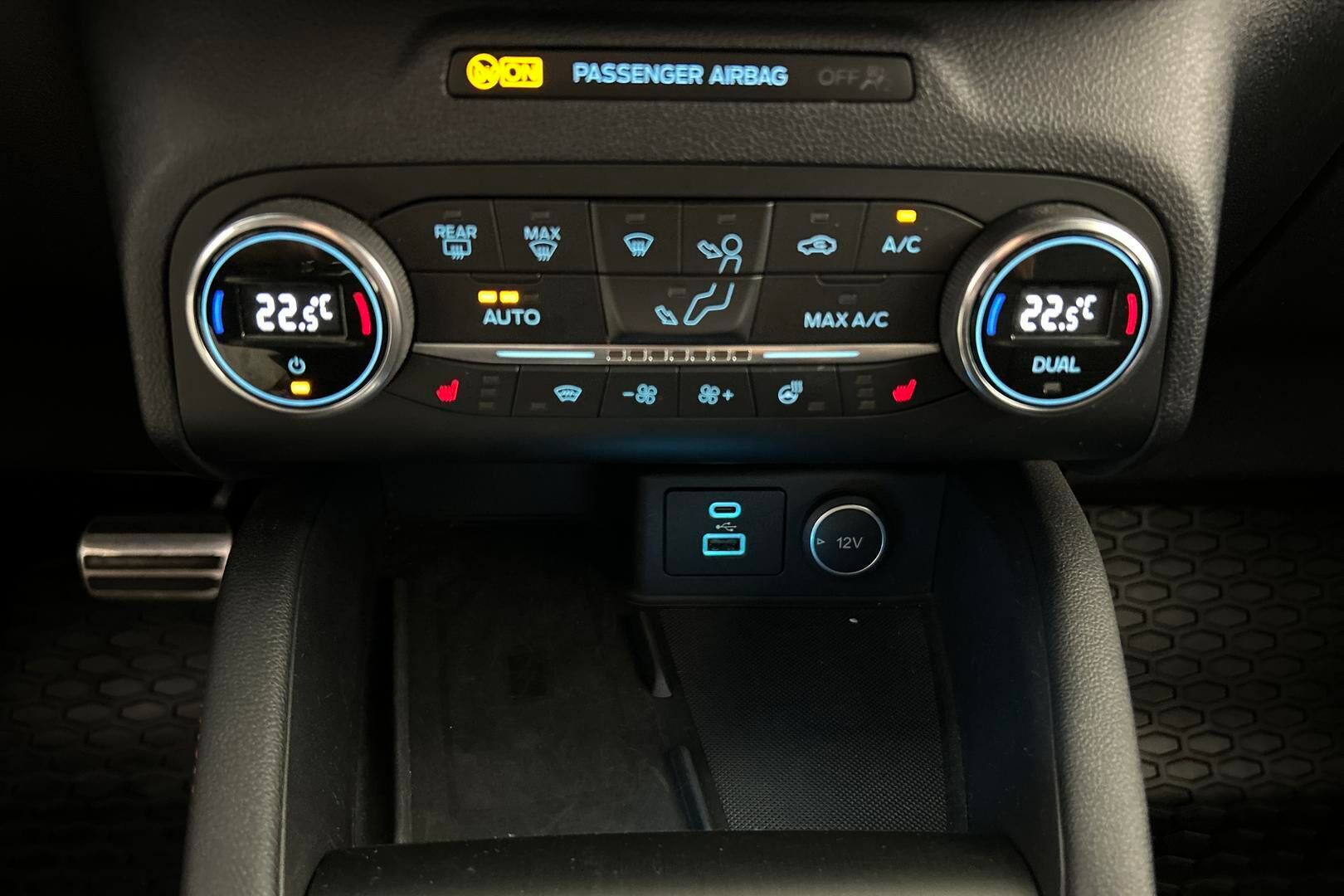 Ford Kuga iso kuva 20