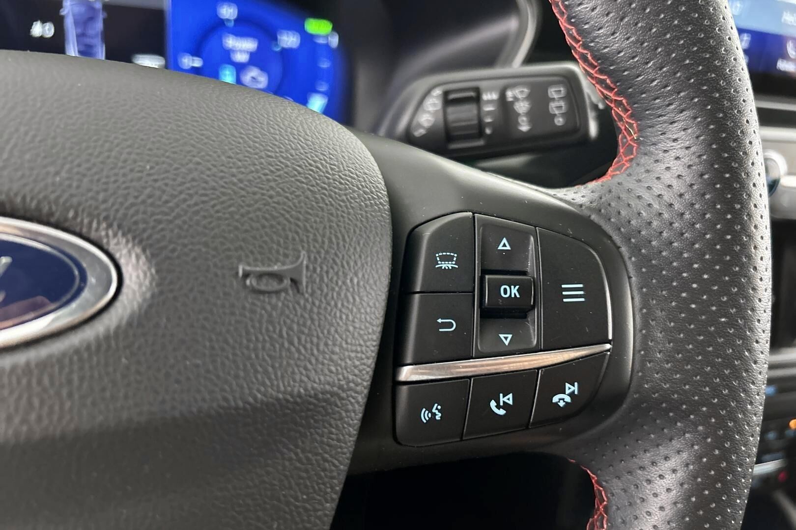 Ford Kuga iso kuva 25