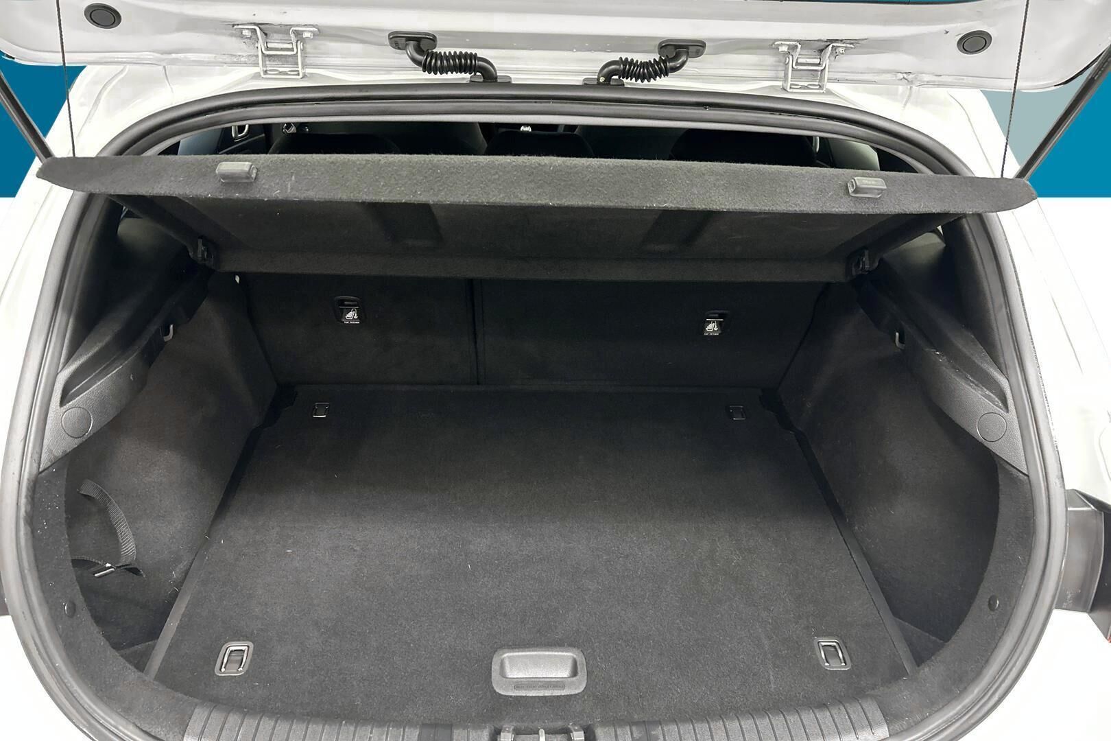 Kia Ceed iso kuva 11