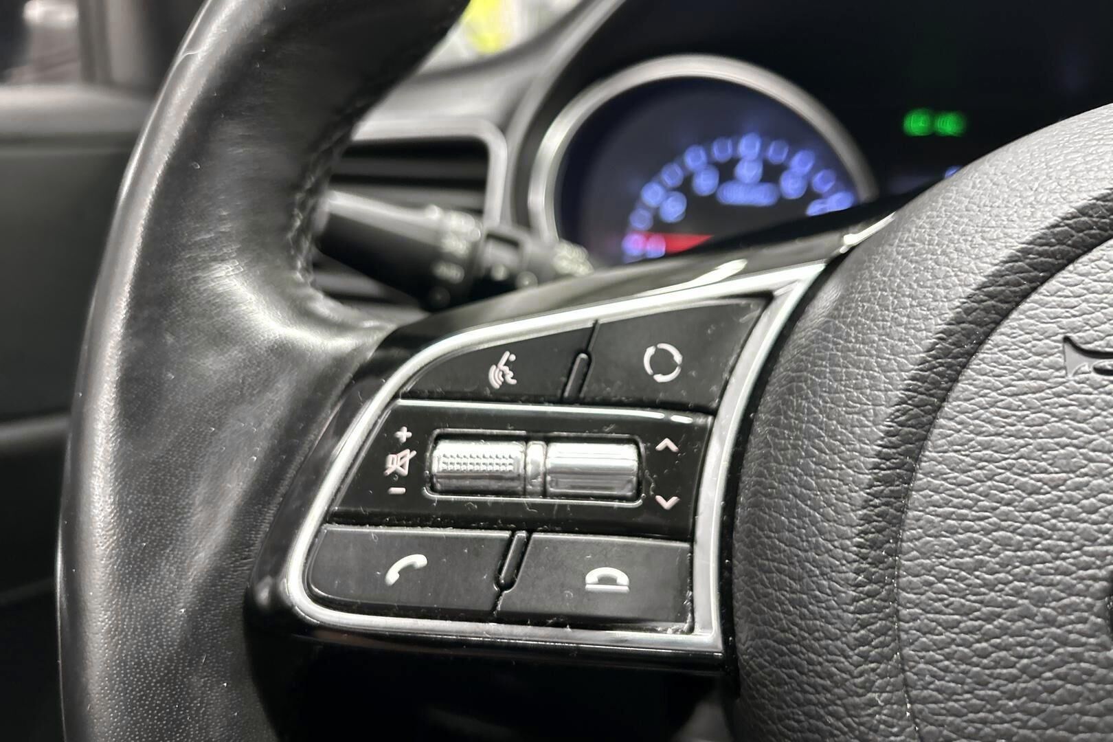 Kia Ceed iso kuva 14
