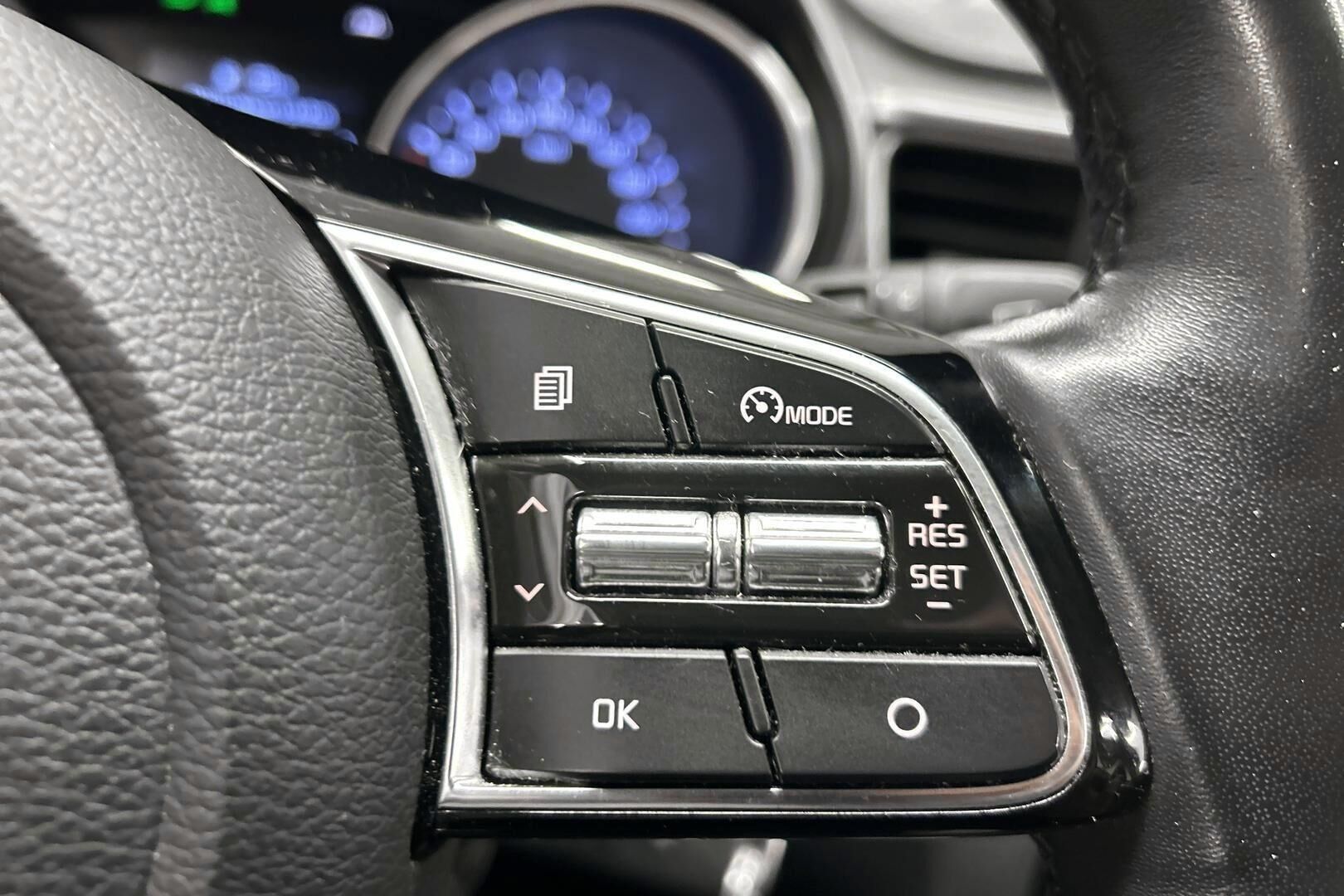 Kia Ceed iso kuva 15