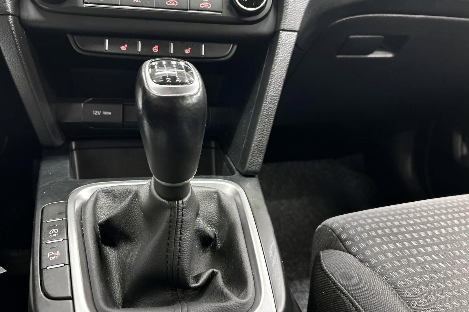 Kia Ceed iso kuva 19