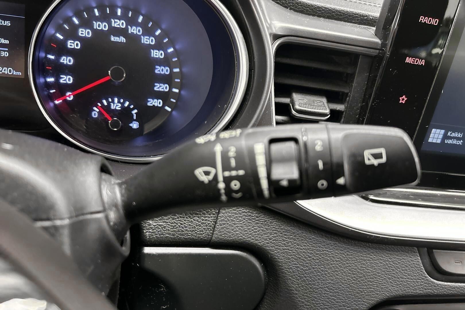 Kia Ceed iso kuva 20