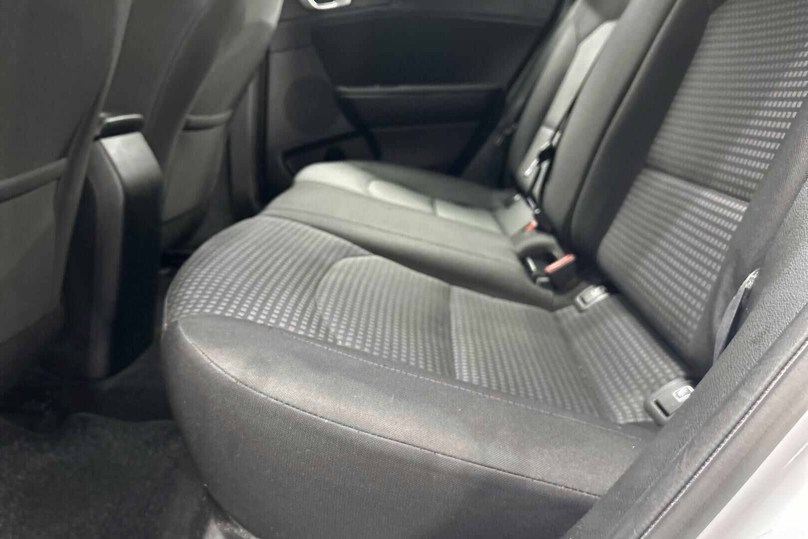Kia Ceed iso kuva 9