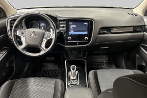 Mitsubishi Outlander PHEV esikatselu 11