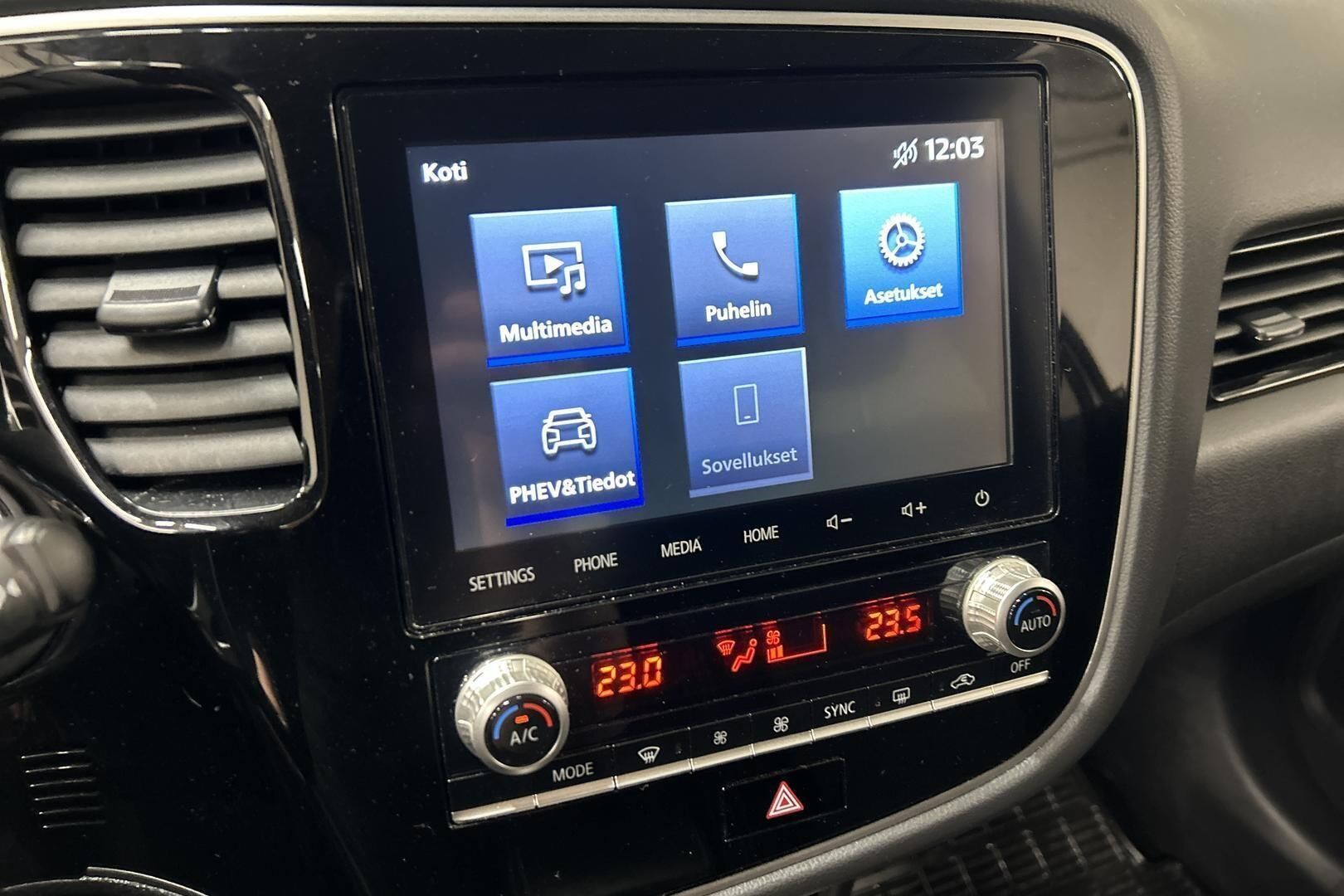 Mitsubishi Outlander PHEV iso kuva 15