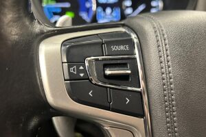 Mitsubishi Outlander PHEV esikatselu 18