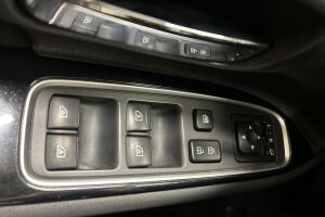 Mitsubishi Outlander PHEV esikatselu 19