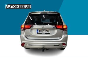 Mitsubishi Outlander PHEV esikatselu 6