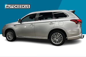 Mitsubishi Outlander PHEV esikatselu 8