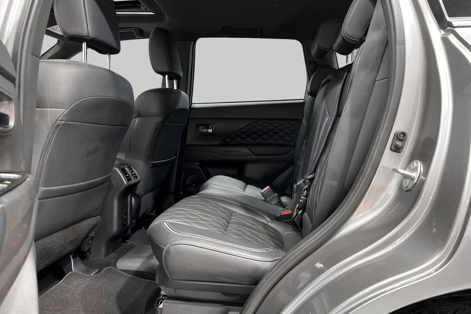 Mitsubishi Outlander PHEV iso kuva 10