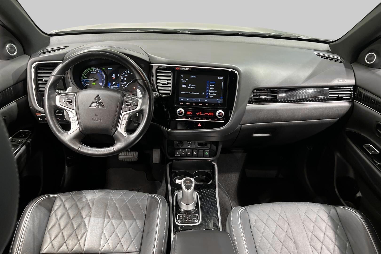 Mitsubishi Outlander PHEV iso kuva 11