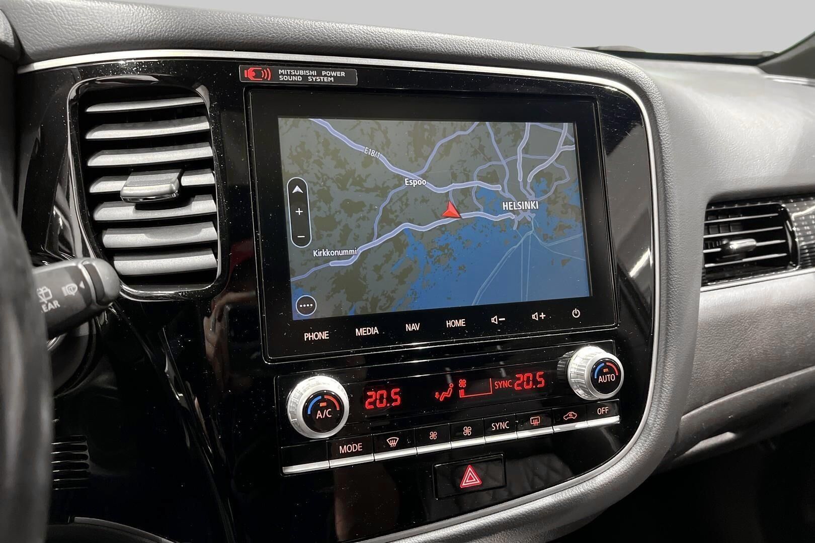 Mitsubishi Outlander PHEV iso kuva 15