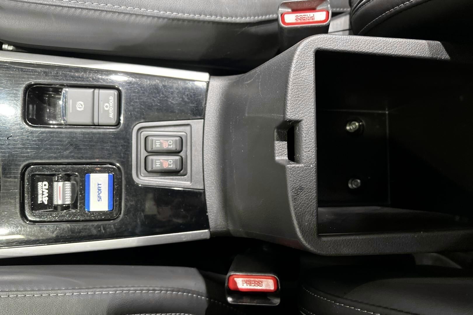 Mitsubishi Outlander PHEV iso kuva 20