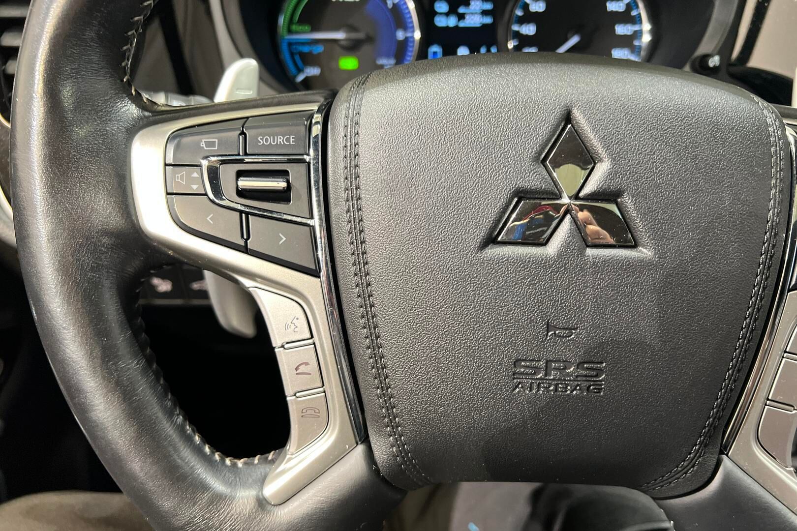Mitsubishi Outlander PHEV iso kuva 23