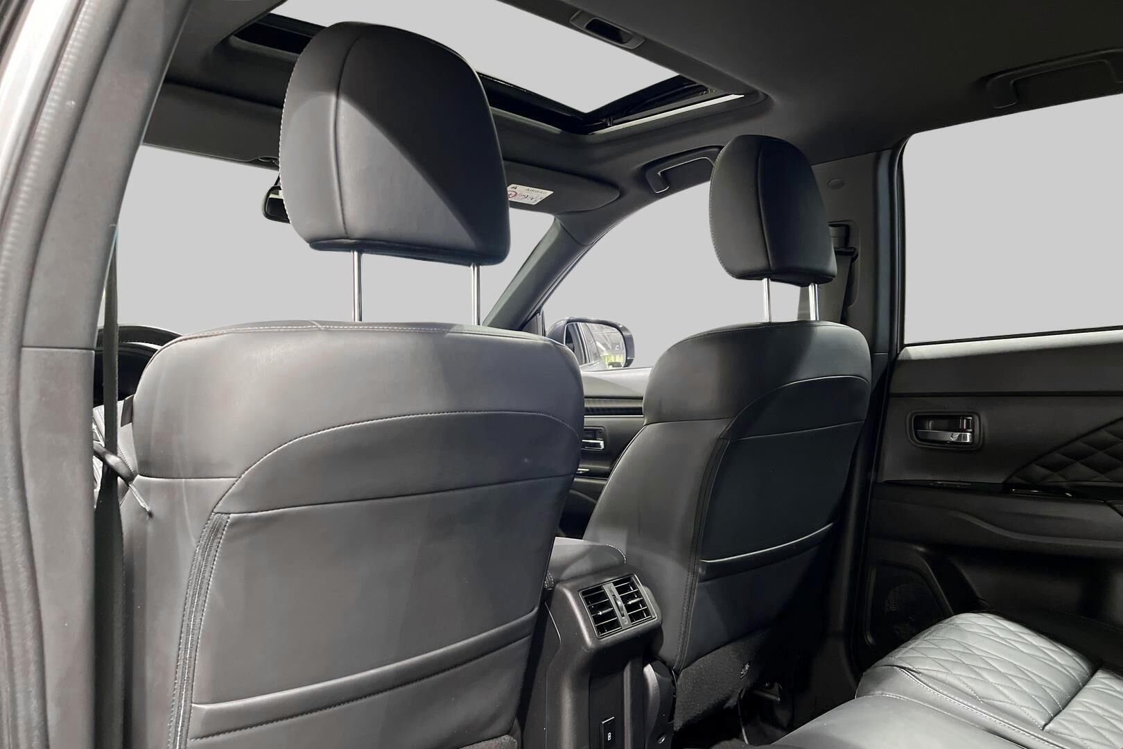 Mitsubishi Outlander PHEV iso kuva 31