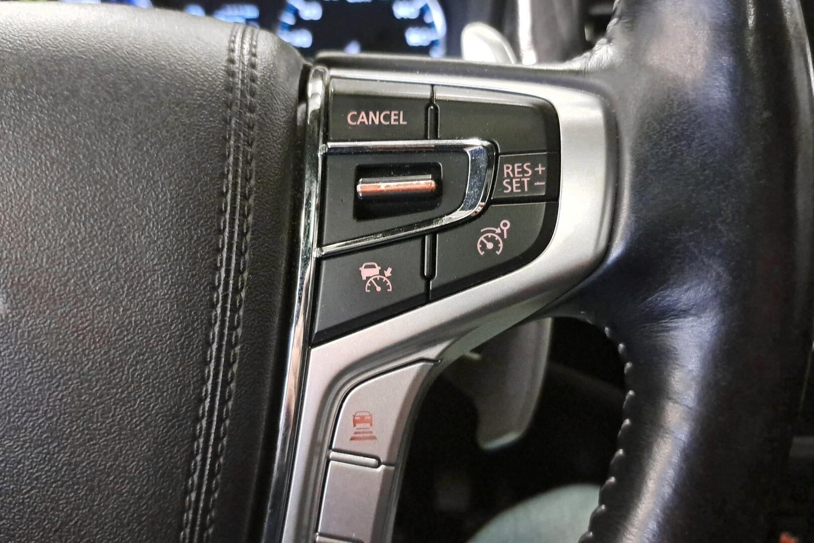 Mitsubishi Outlander PHEV iso kuva 6