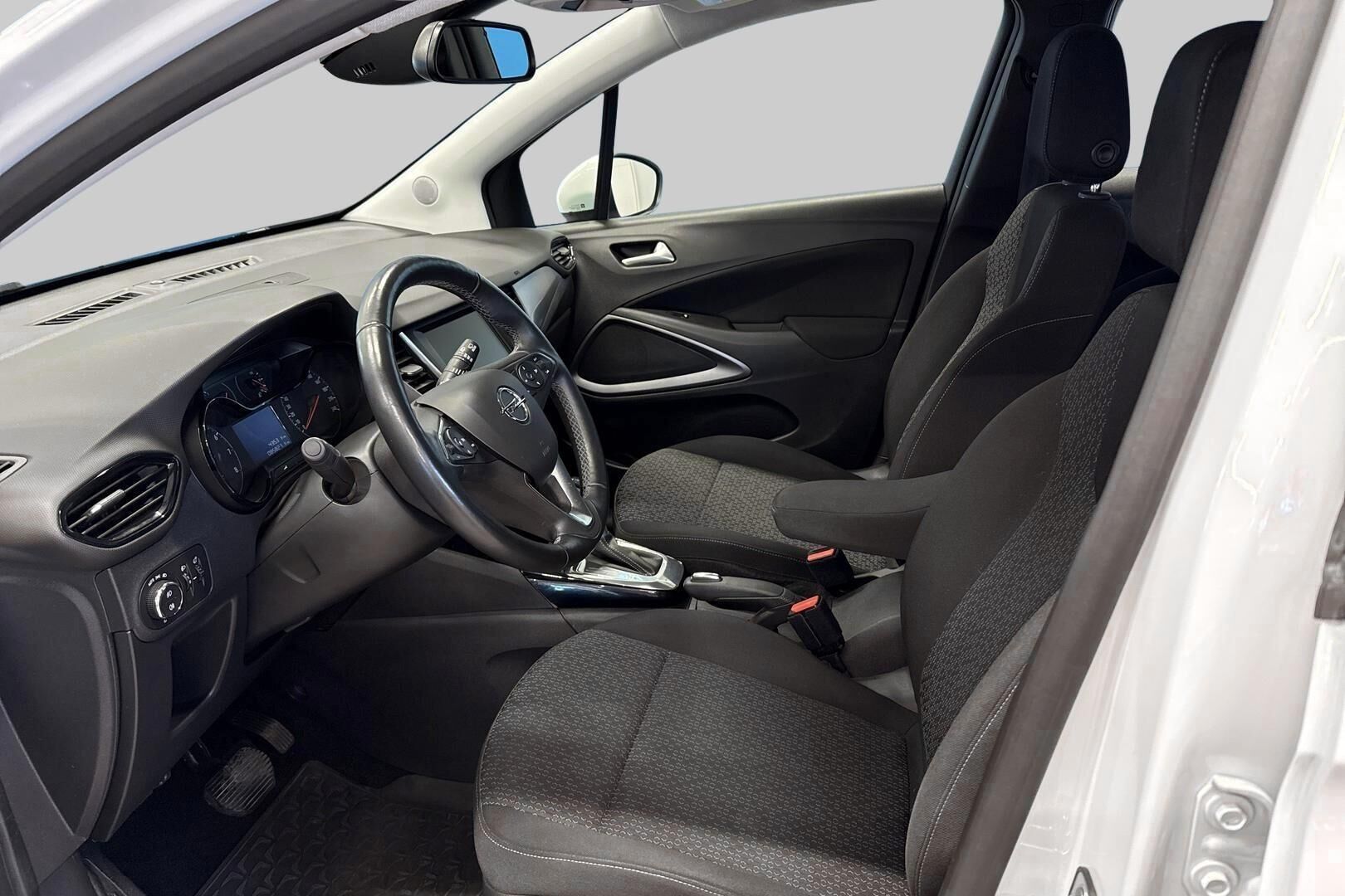 Opel Crossland X iso kuva 9
