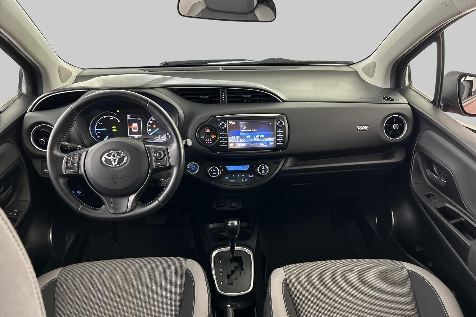 Toyota Yaris iso kuva 11