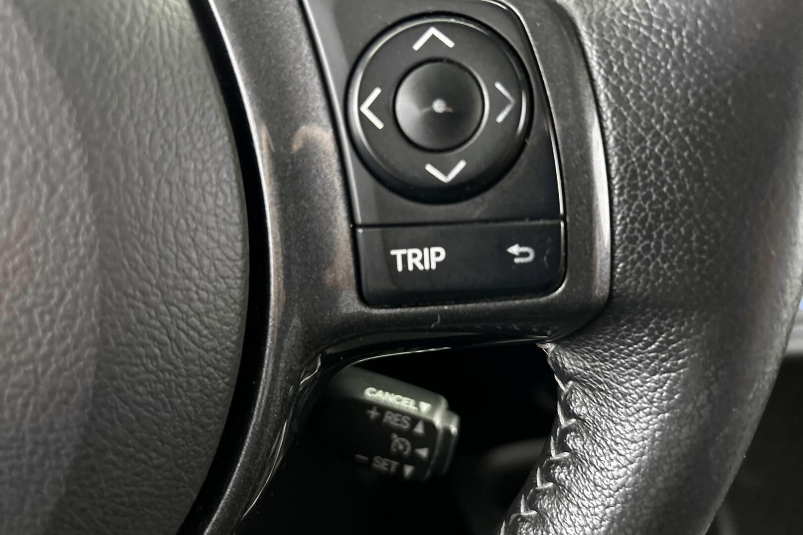 Toyota Yaris iso kuva 24