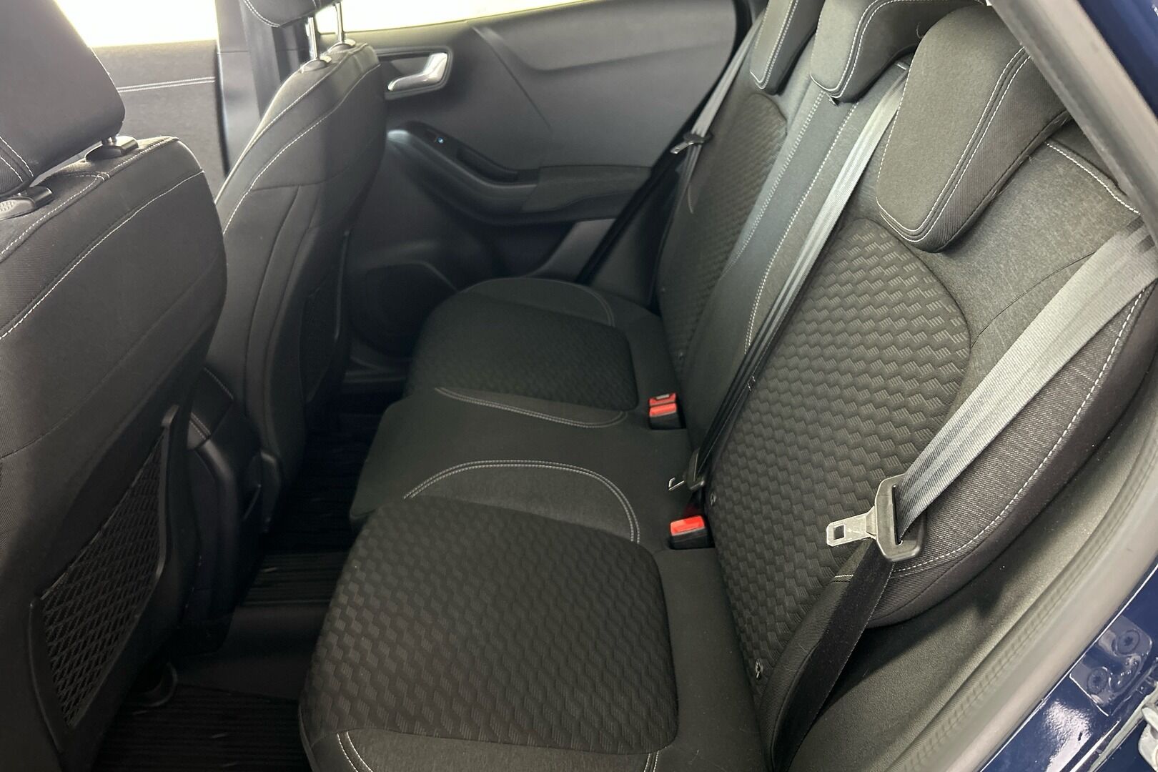 Ford Puma iso kuva 6