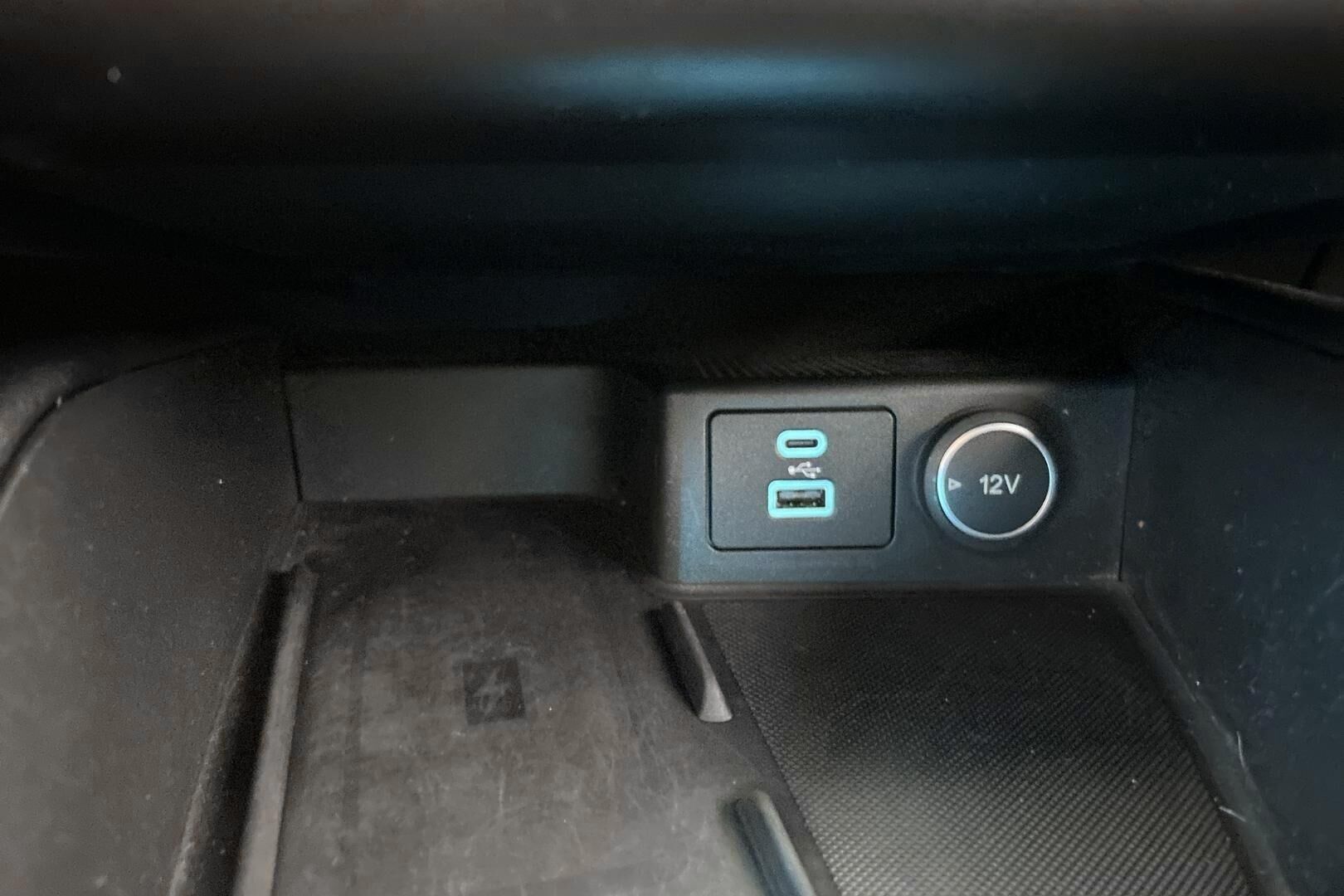 Ford Kuga iso kuva 20