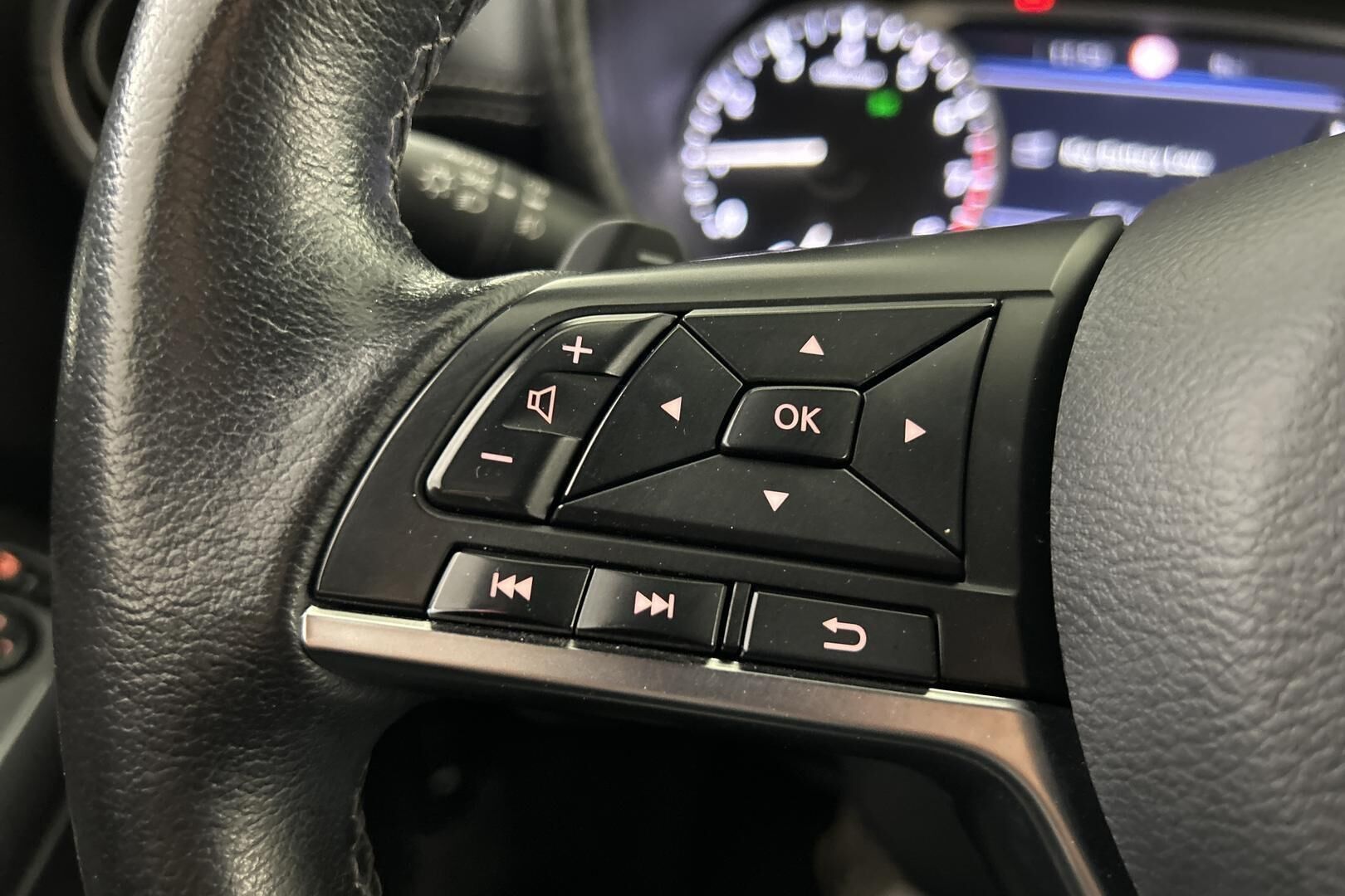 Nissan Juke iso kuva 22