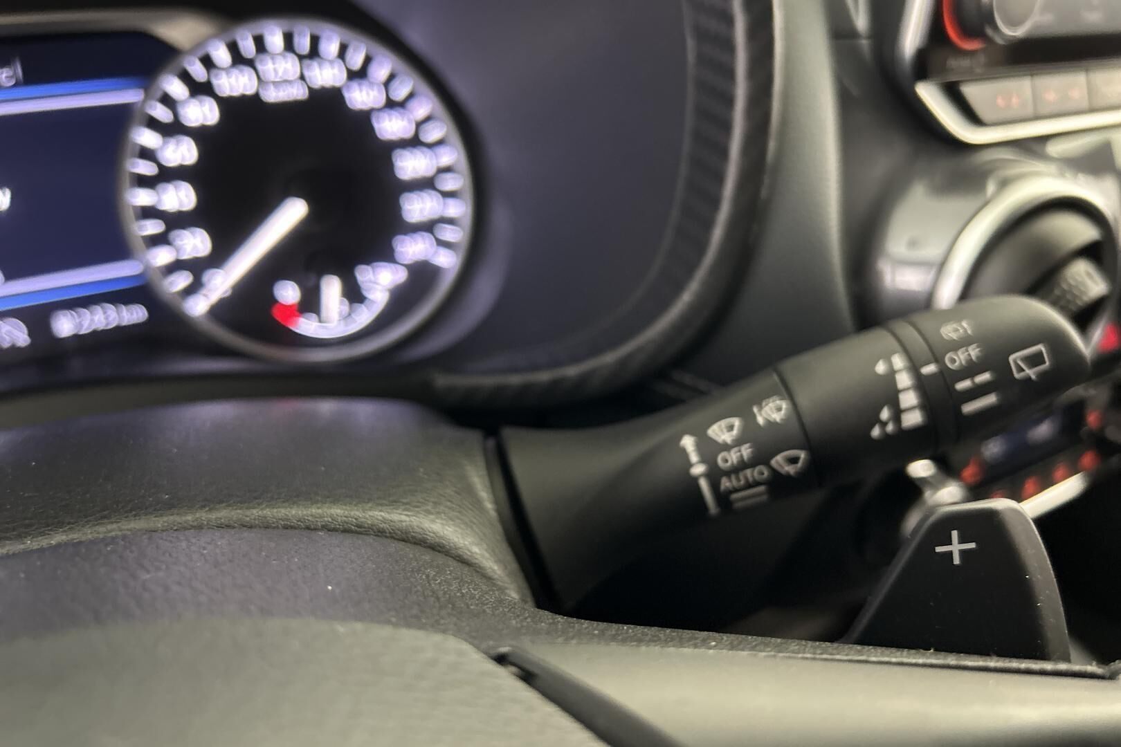 Nissan Juke iso kuva 24