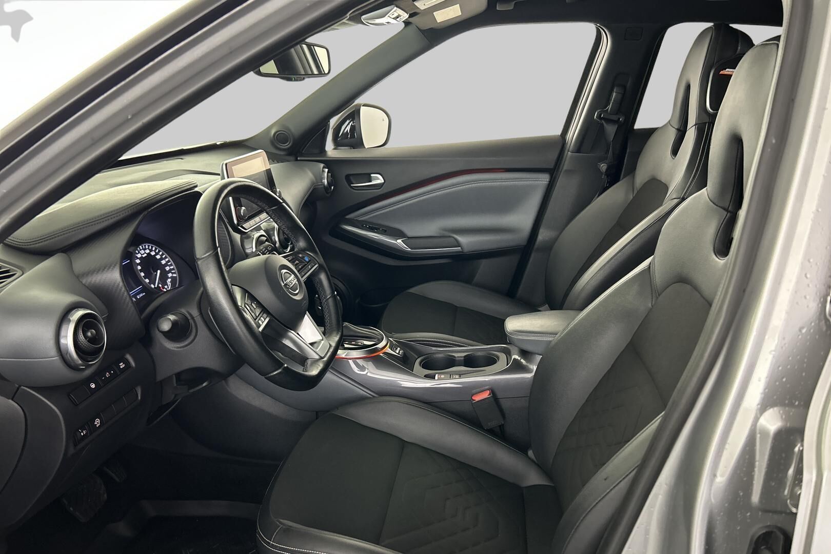 Nissan Juke iso kuva 13