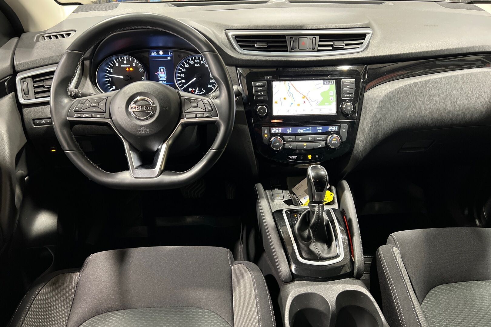 Nissan Qashqai iso kuva 6