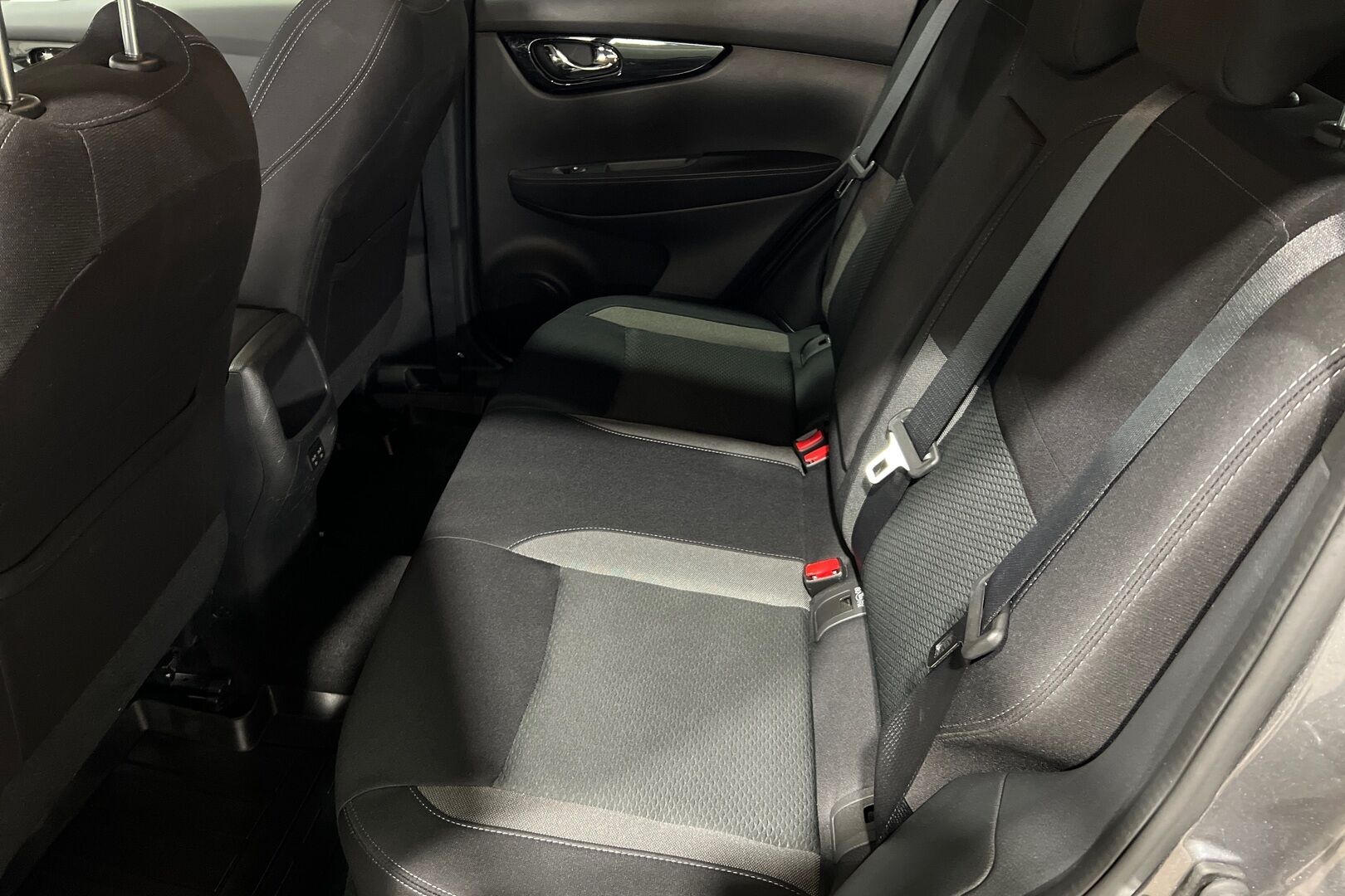 Nissan Qashqai iso kuva 8