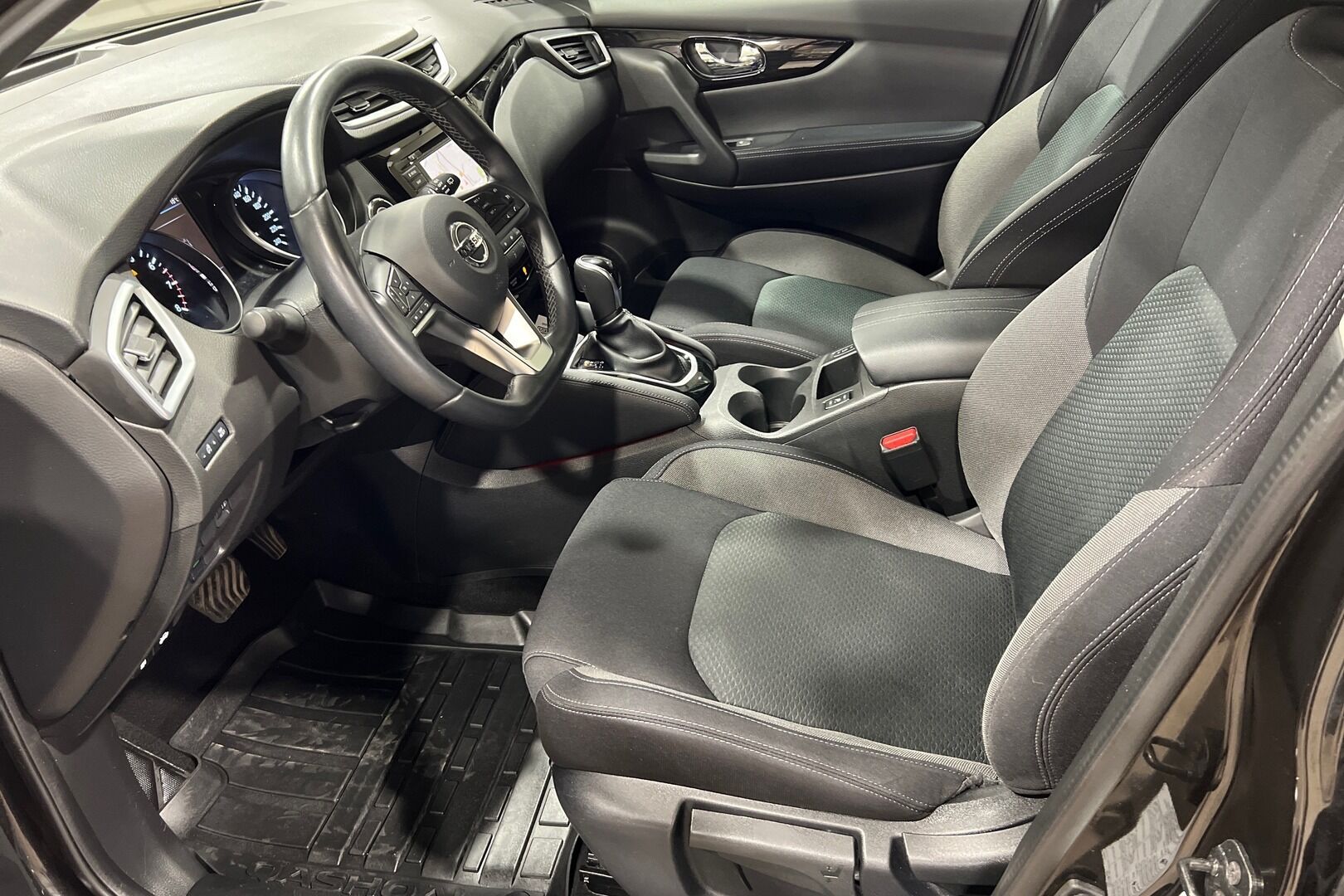 Nissan Qashqai iso kuva 12