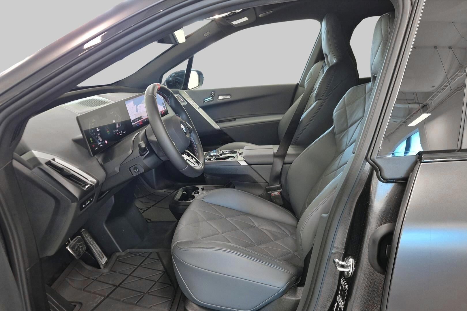 BMW iX iso kuva 7