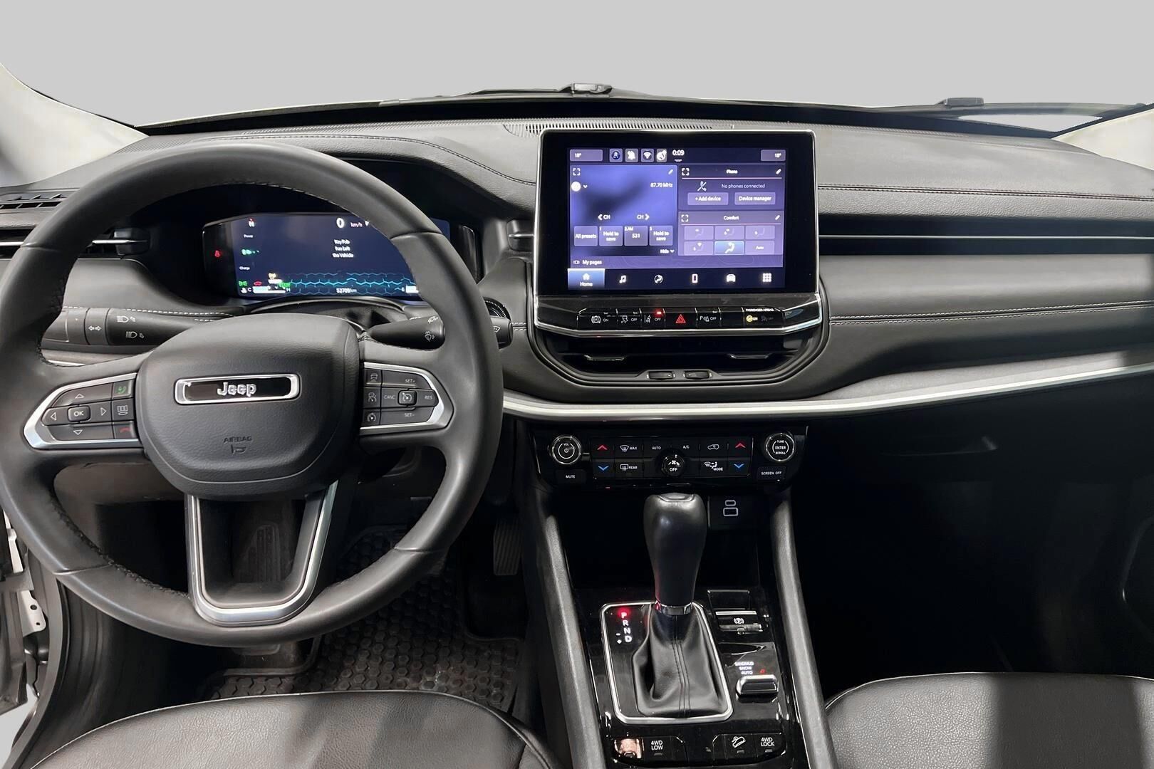Jeep Compass iso kuva 17