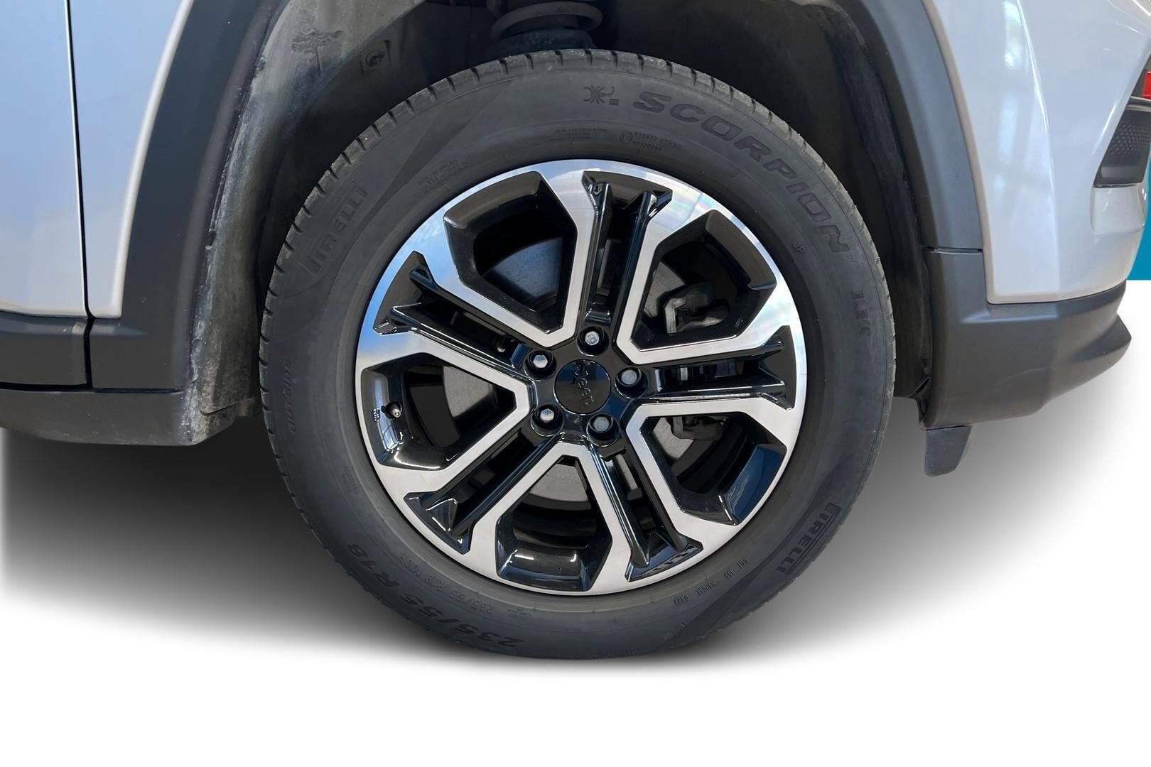Jeep Compass iso kuva 18