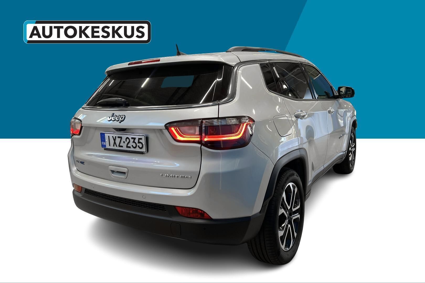 Jeep Compass iso kuva 13