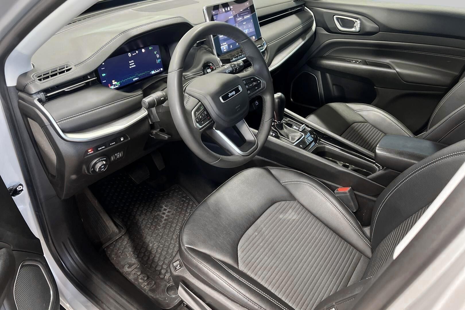 Jeep Compass iso kuva 3