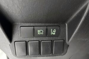 Toyota Prius+ esikatselu 19