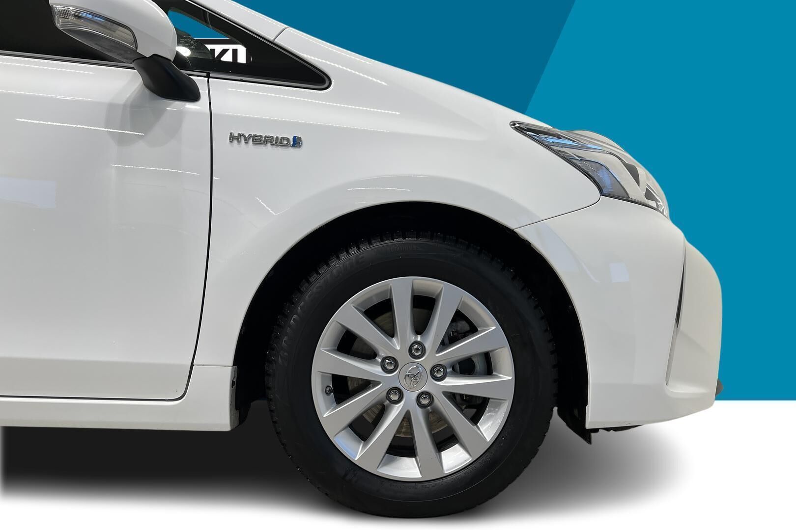 Toyota Prius+ iso kuva 13