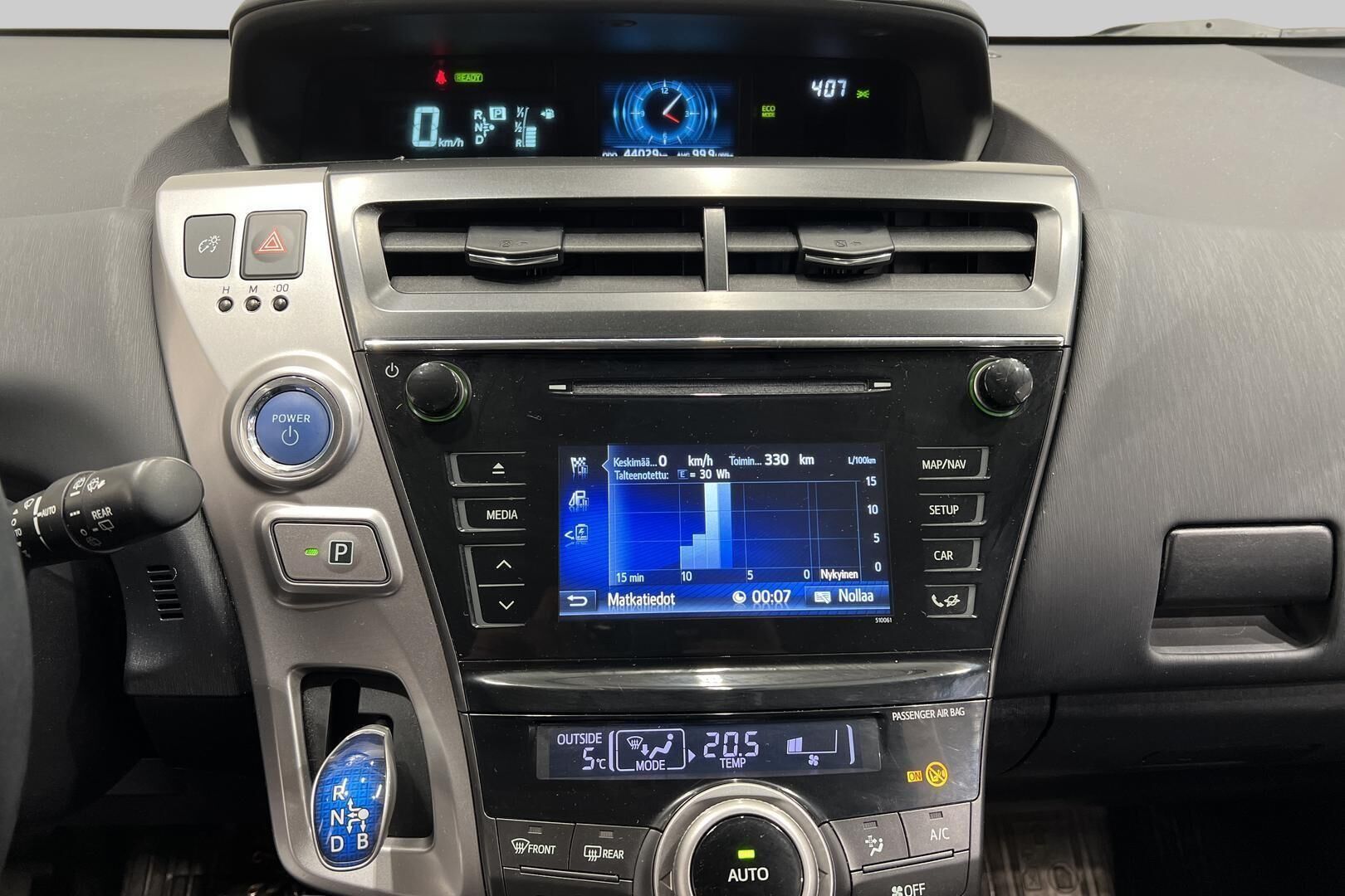 Toyota Prius+ iso kuva 15