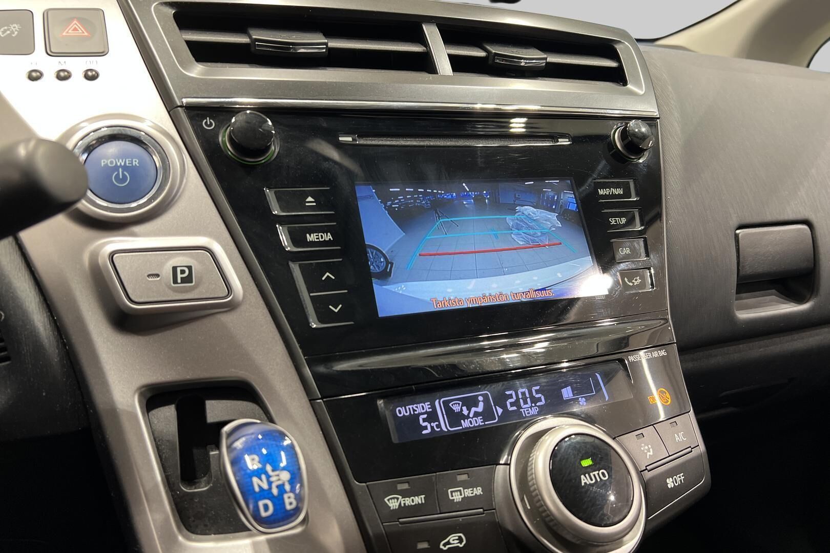 Toyota Prius+ iso kuva 17