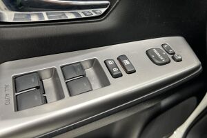 Toyota Prius+ esikatselu 25