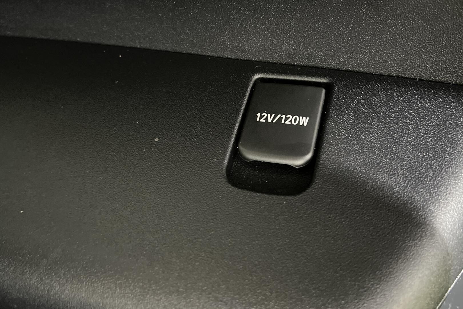 Toyota Prius+ iso kuva 31