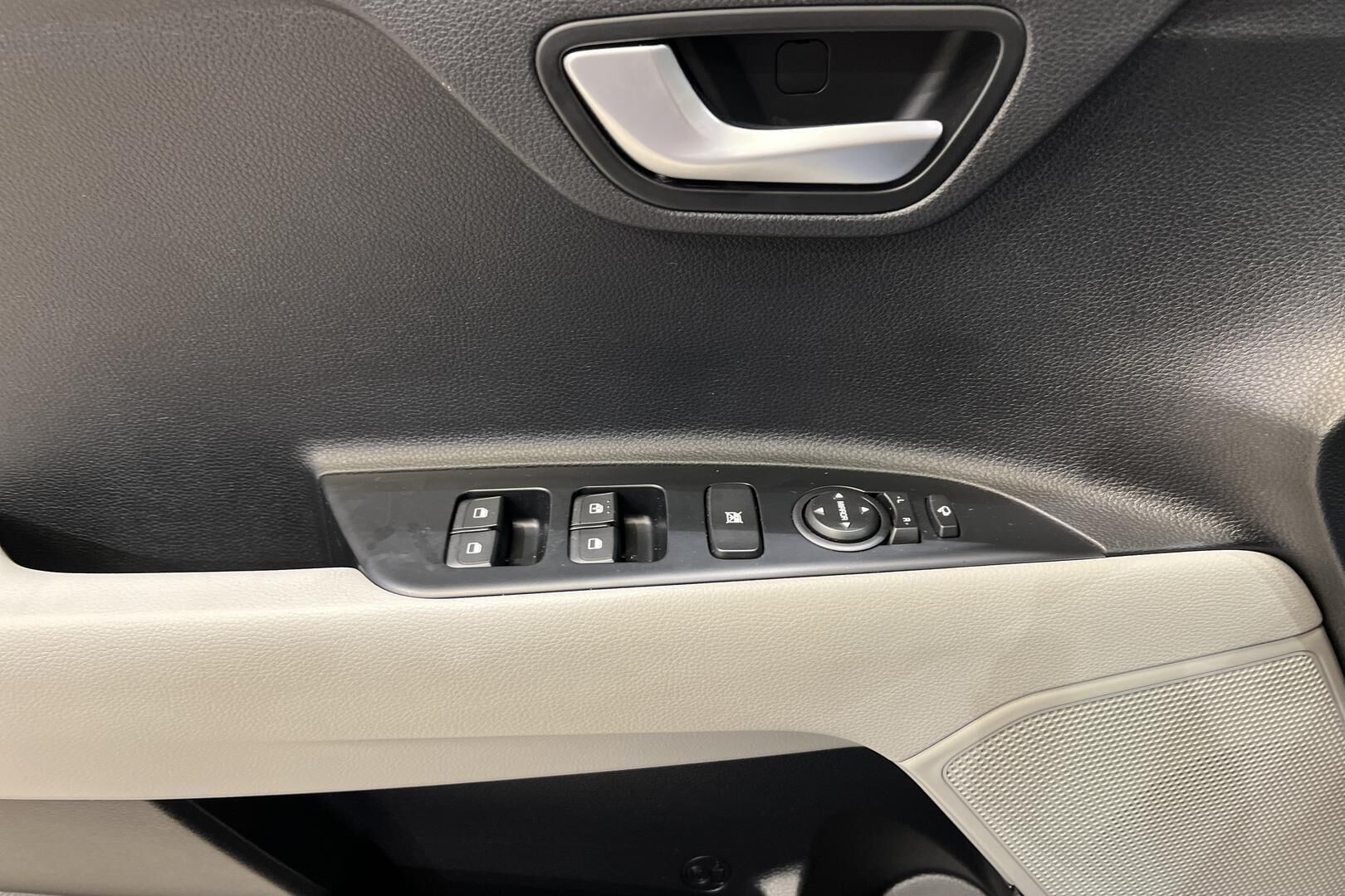 Kia Stonic iso kuva 21