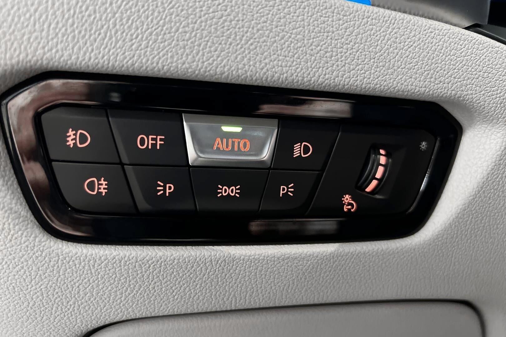 BMW 3-sarja iso kuva 15