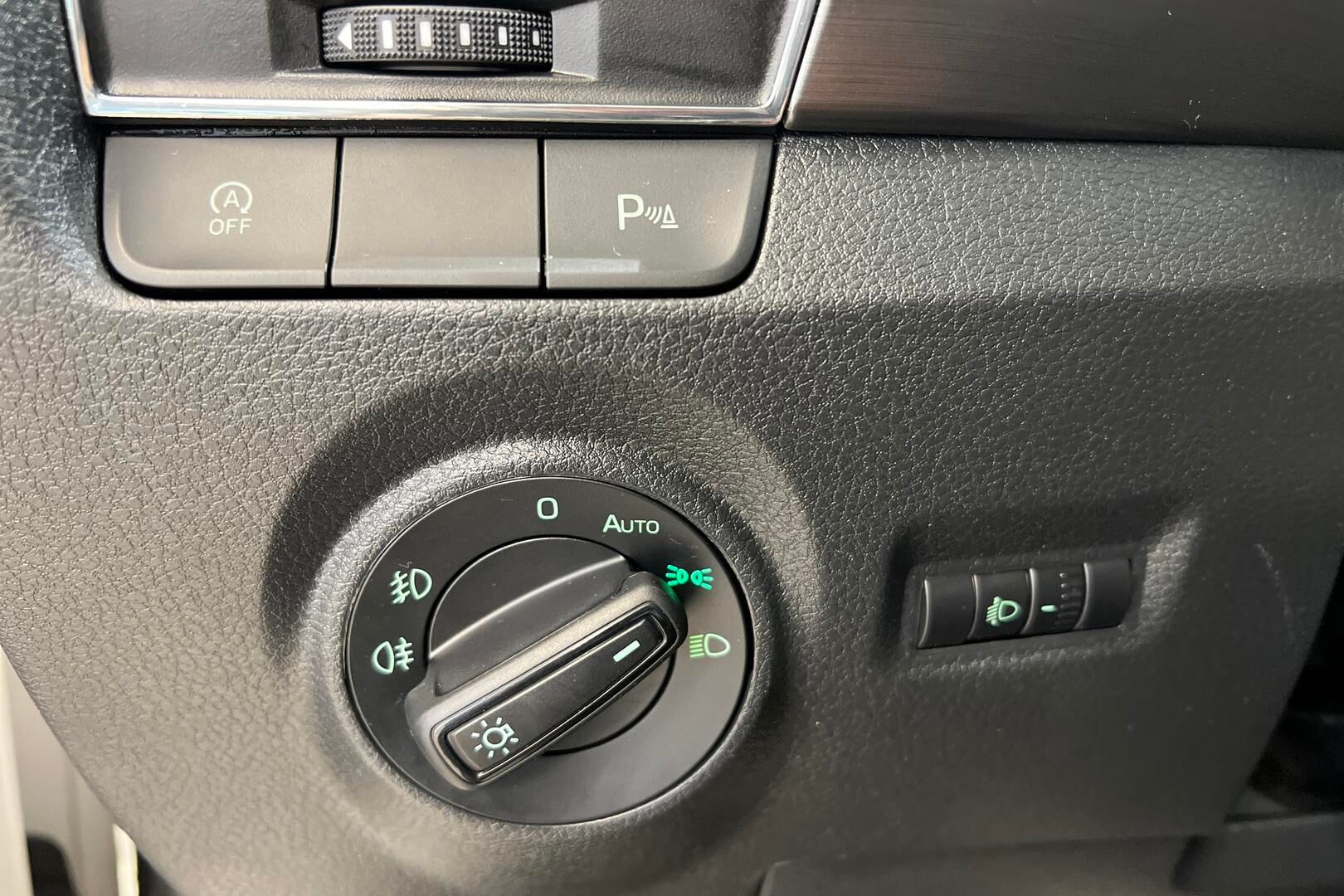 Skoda Fabia iso kuva 21