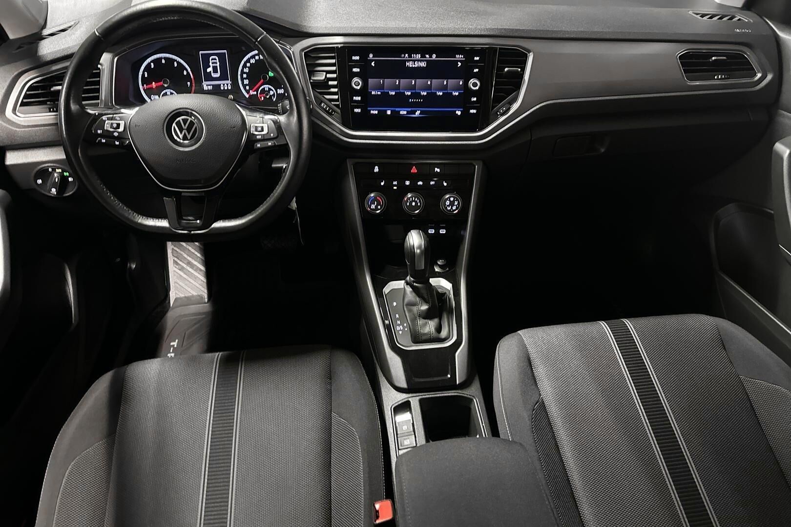 Volkswagen T-Roc iso kuva 7